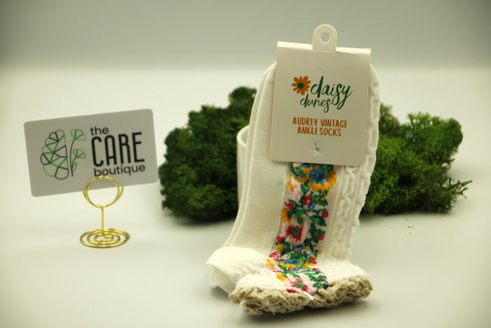 Audrey Vintage Ankle Socks in White