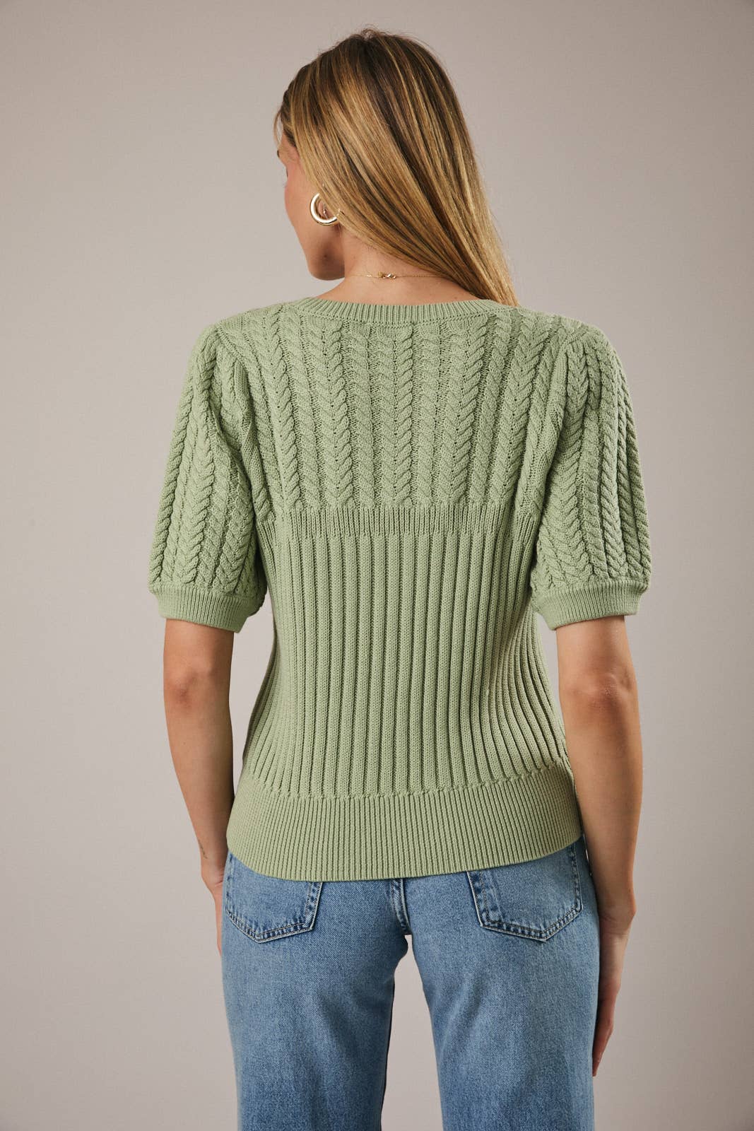 ROUND NECK PUFF SHORT SLEEVE CABLE SWEATER: APRICOT / M