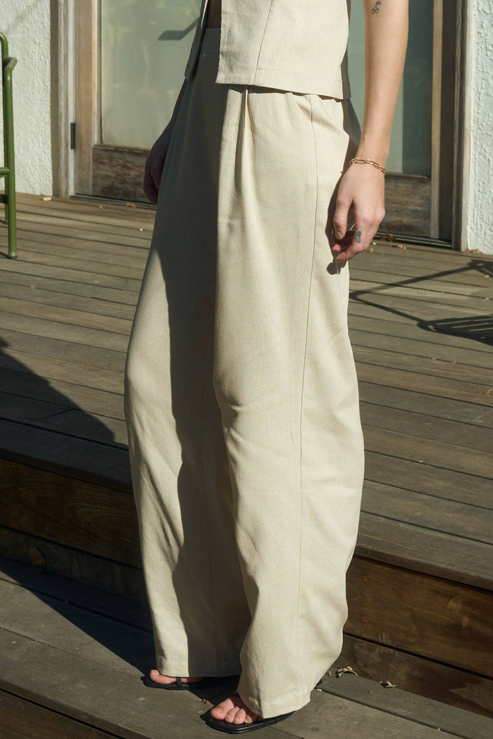 HIGH WAIST FRONT PLEAT LINEN PANTS: KHAKI