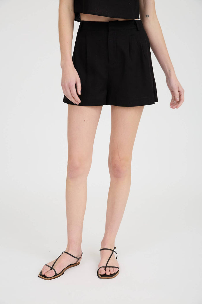 High Waisted Pleated Short : Black