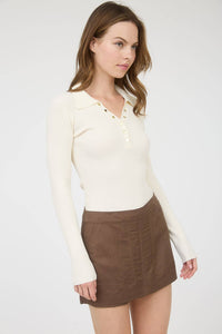 Collared Gold Snap Button Long Sleeve Sweater Knit in Cream