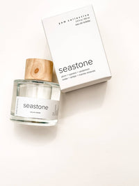 Eau de toilette: Sea Stone / marine minerals, cypress, plum