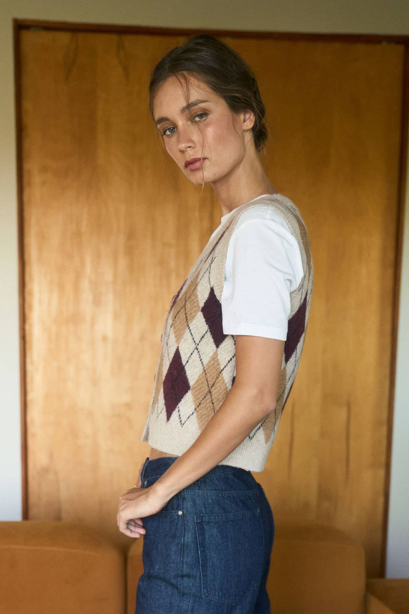 Argyle Pattern Sleeveless Knit Vest in Light Khaki