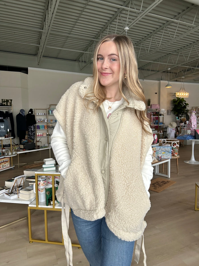 Button Up Teddy Fleece Vest in Cream