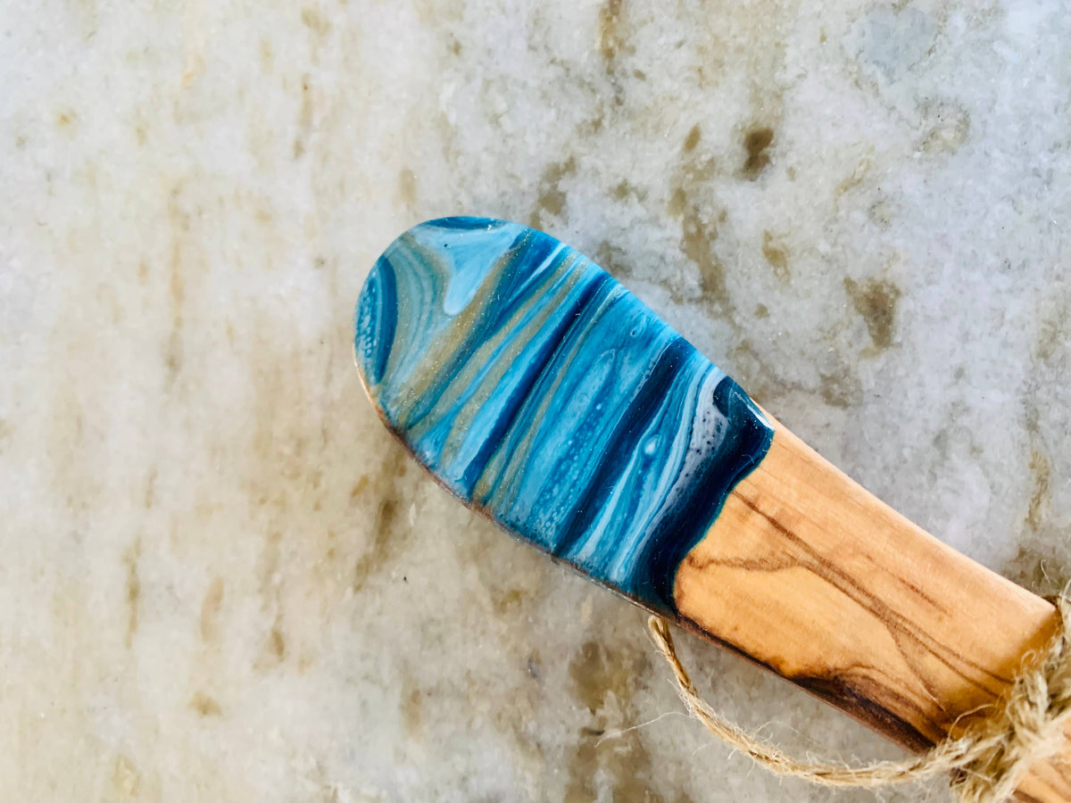 Olive Wood Spreader - Navy/Gold/White