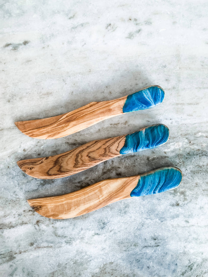 Olive Wood Spreader - Navy/Gold/White