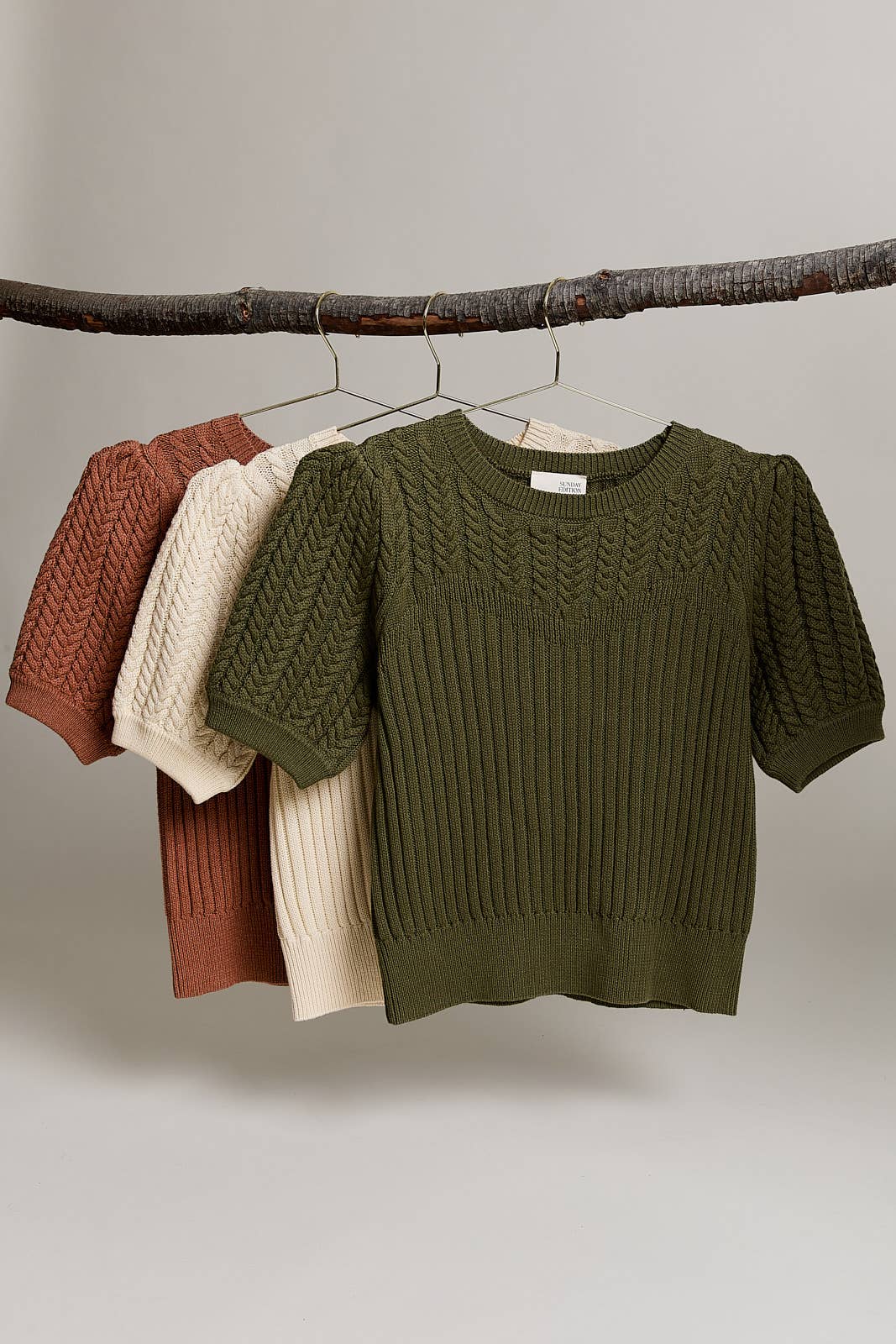 ROUND NECK PUFF SHORT SLEEVE CABLE SWEATER: APRICOT / M
