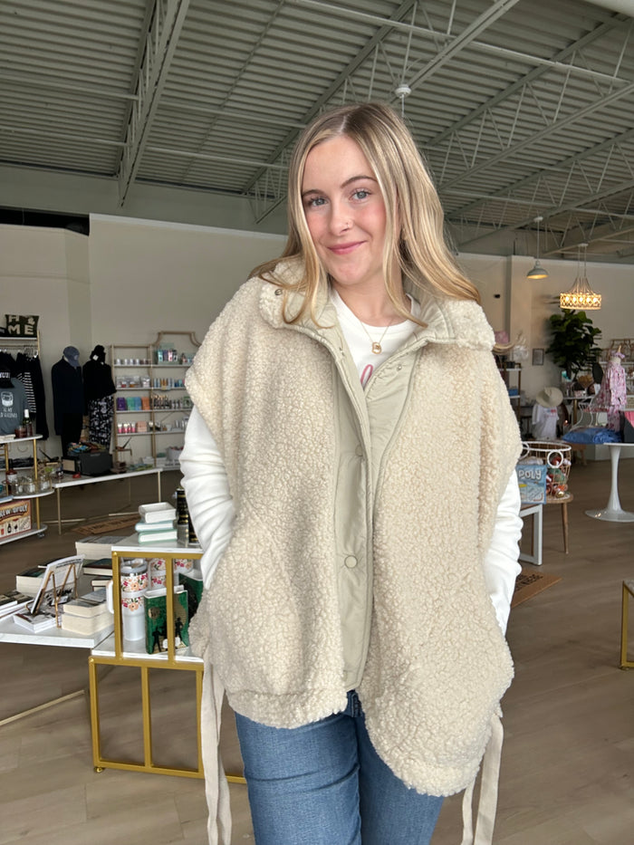 Button Up Teddy Fleece Vest in Cream