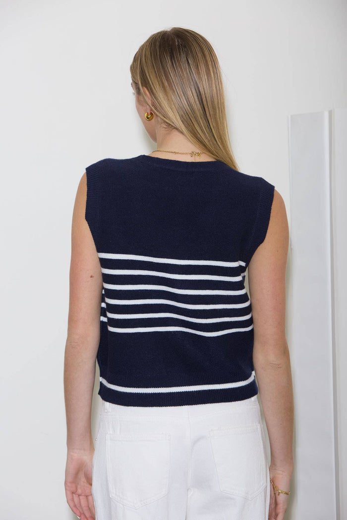 CONTRAST STRIPE BUTTON KNIT VEST: NAVY