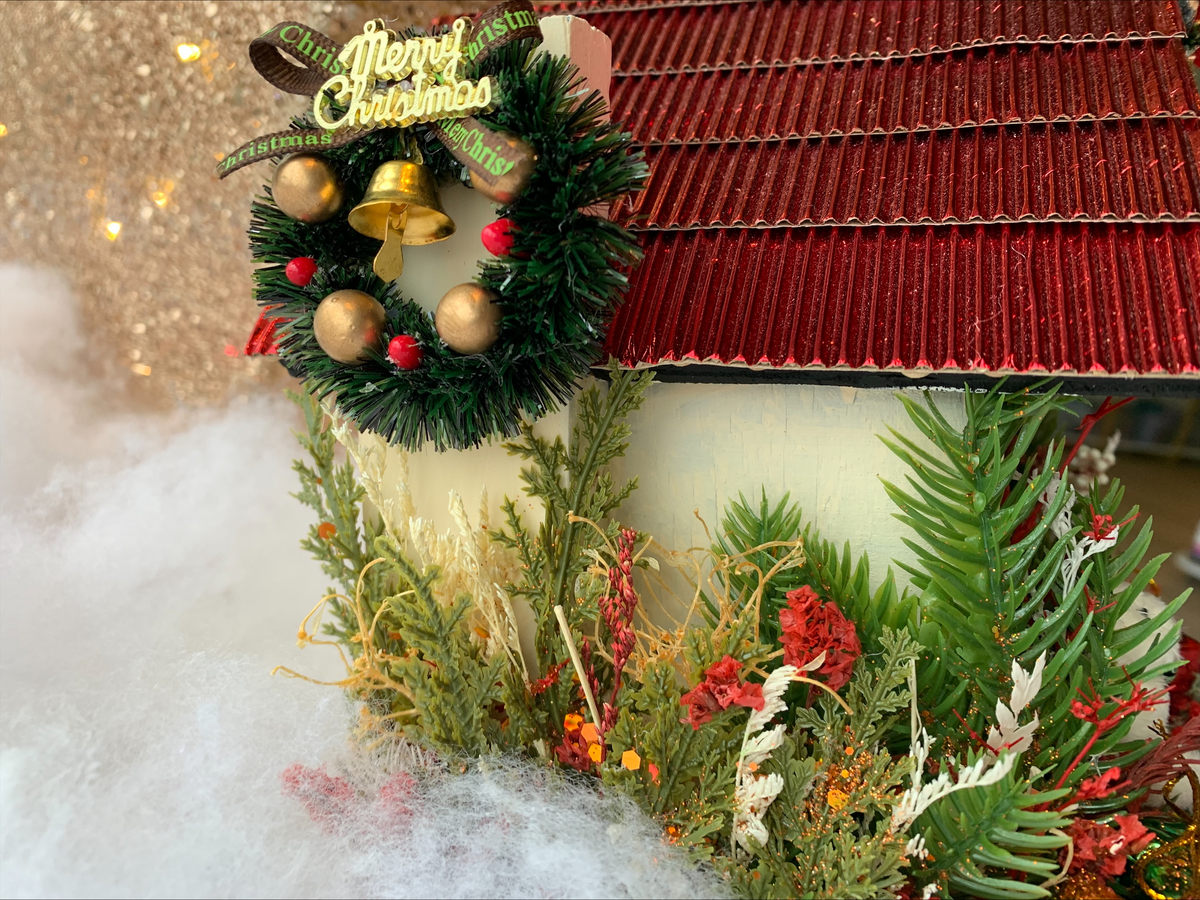 Handmade Birdhouse: Holiday Theme