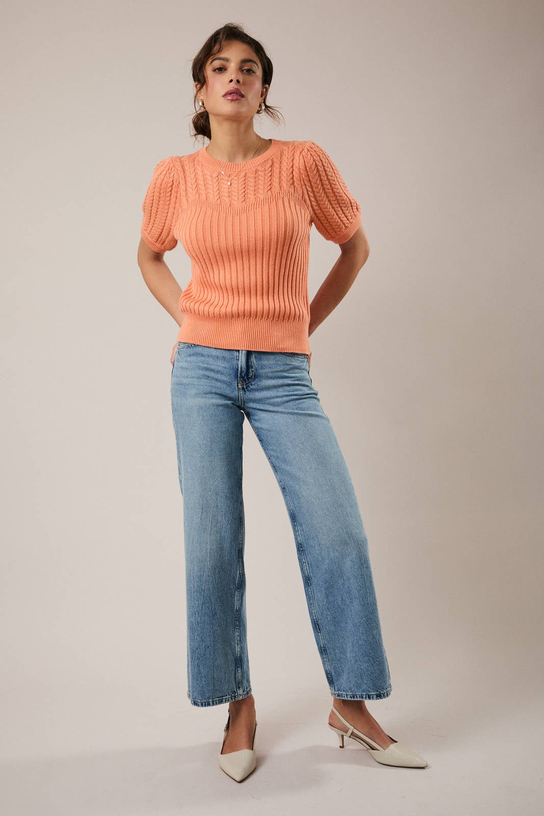ROUND NECK PUFF SHORT SLEEVE CABLE SWEATER: APRICOT / M