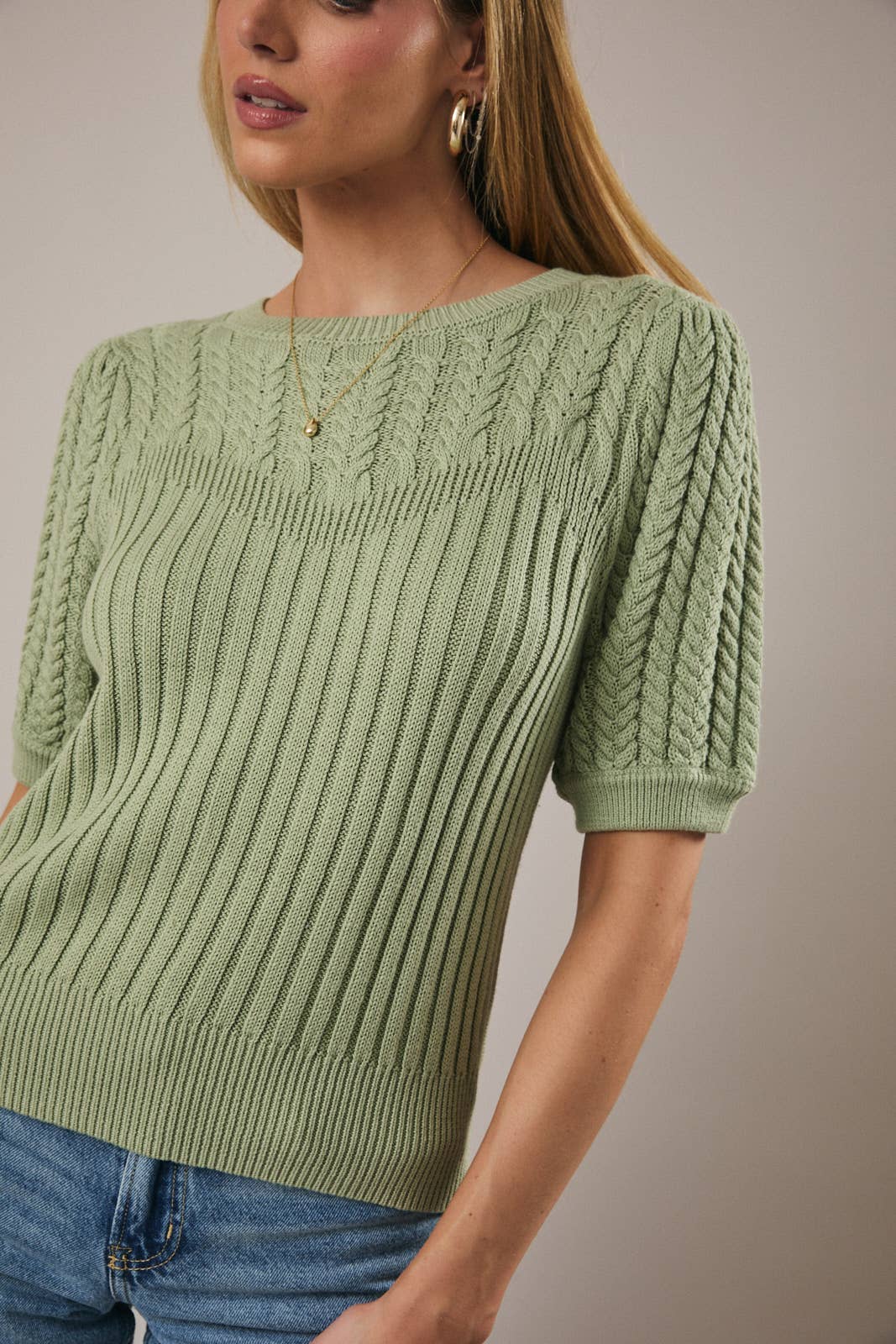 ROUND NECK PUFF SHORT SLEEVE CABLE SWEATER: APRICOT / M