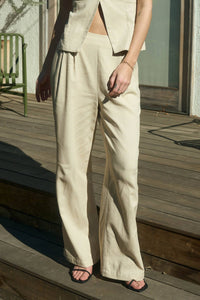 HIGH WAIST FRONT PLEAT LINEN PANTS: KHAKI