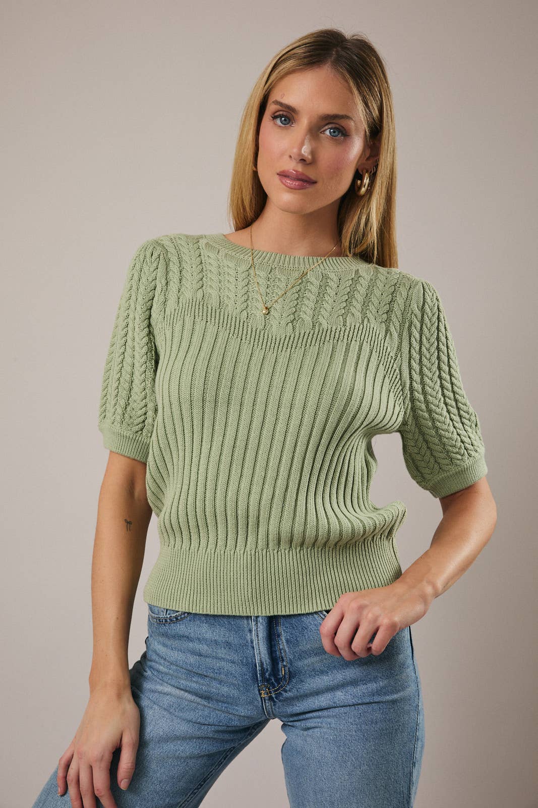 ROUND NECK PUFF SHORT SLEEVE CABLE SWEATER: APRICOT / M