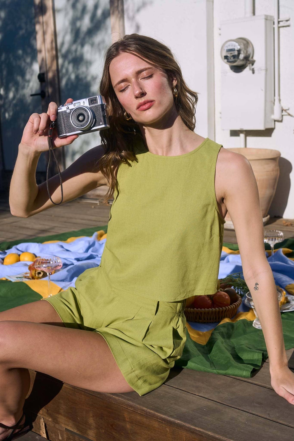 High Waisted Pleated Short : Black