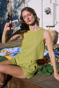 High Waisted Pleated Short : Black